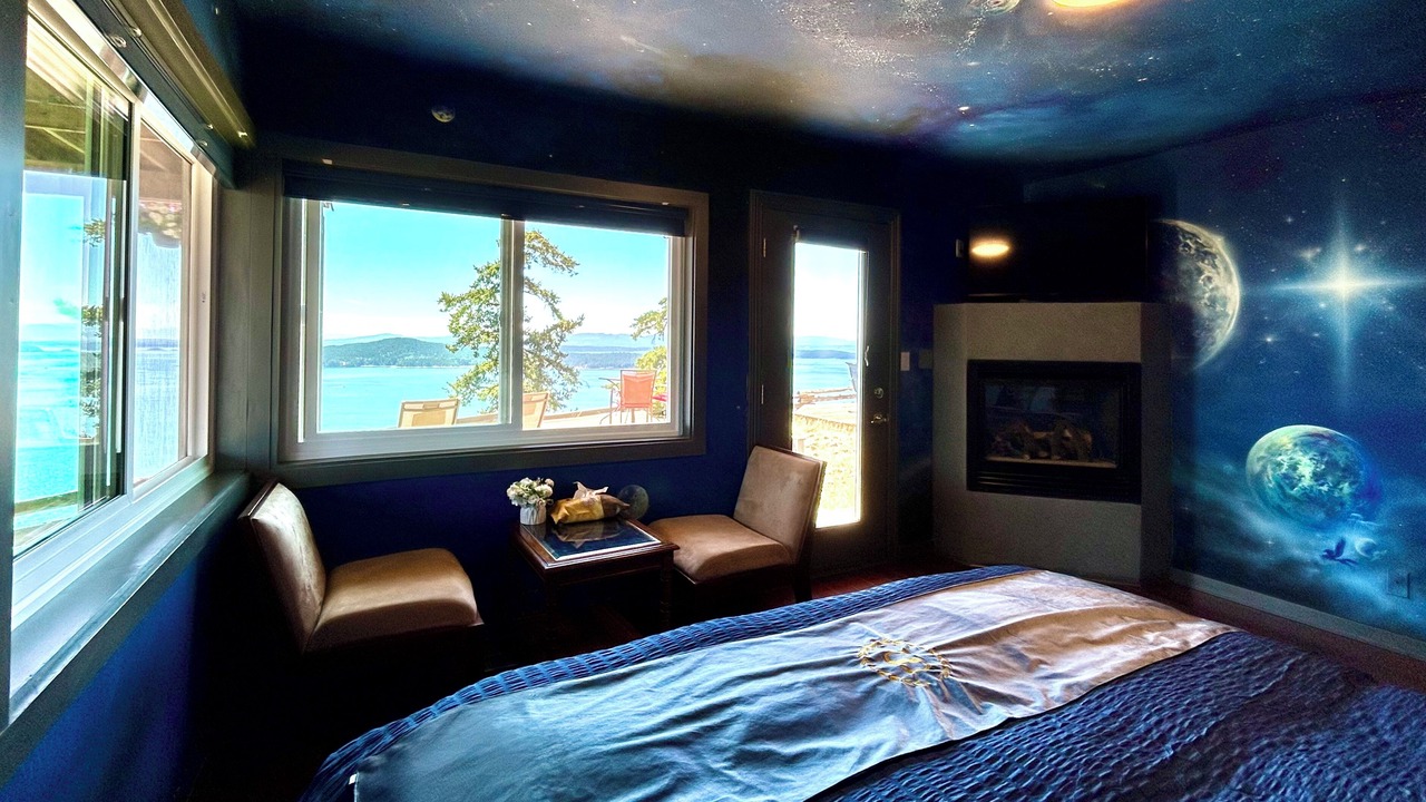 Photo of Bedroom in Pender Island