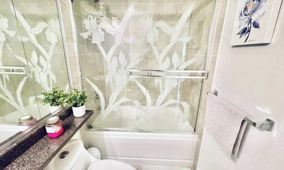 Photo of Bathroom in Renfrew-Collingwood