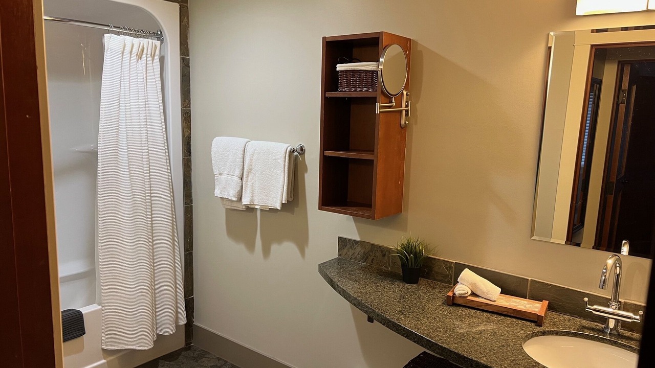 Photo of Bathroom in Cougar Creek