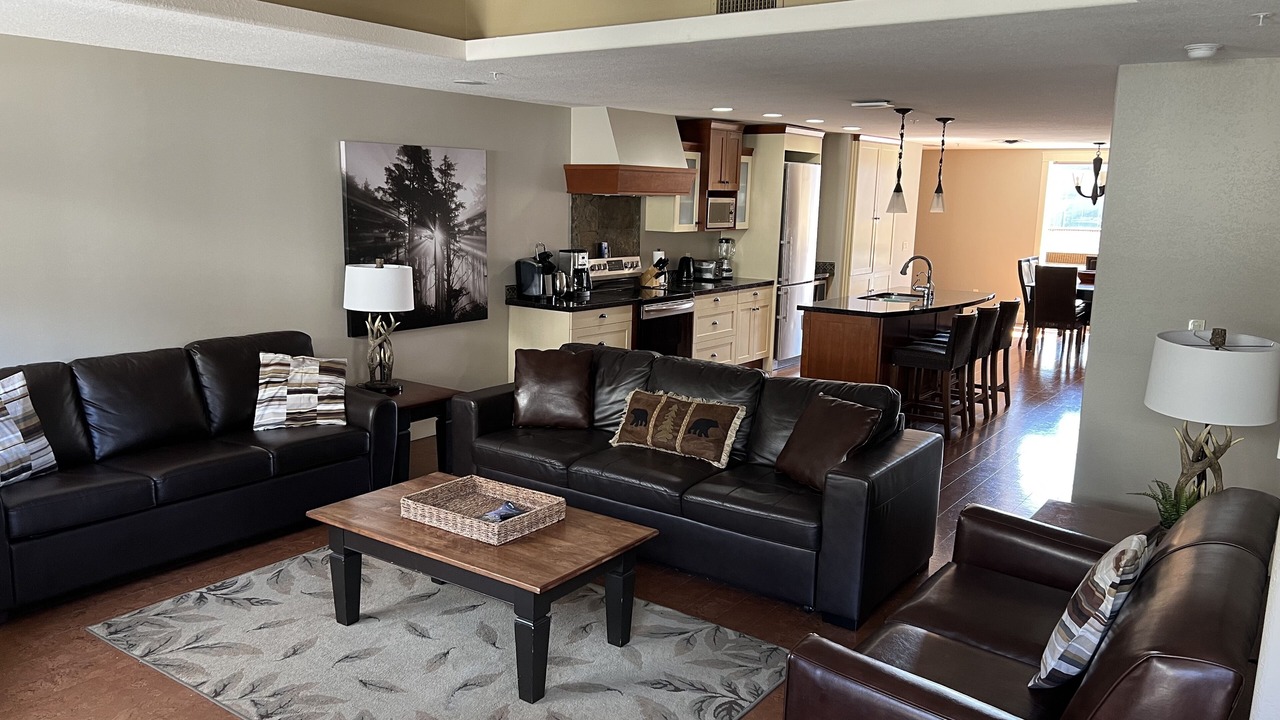 Photo of Livingroom in Cougar Creek