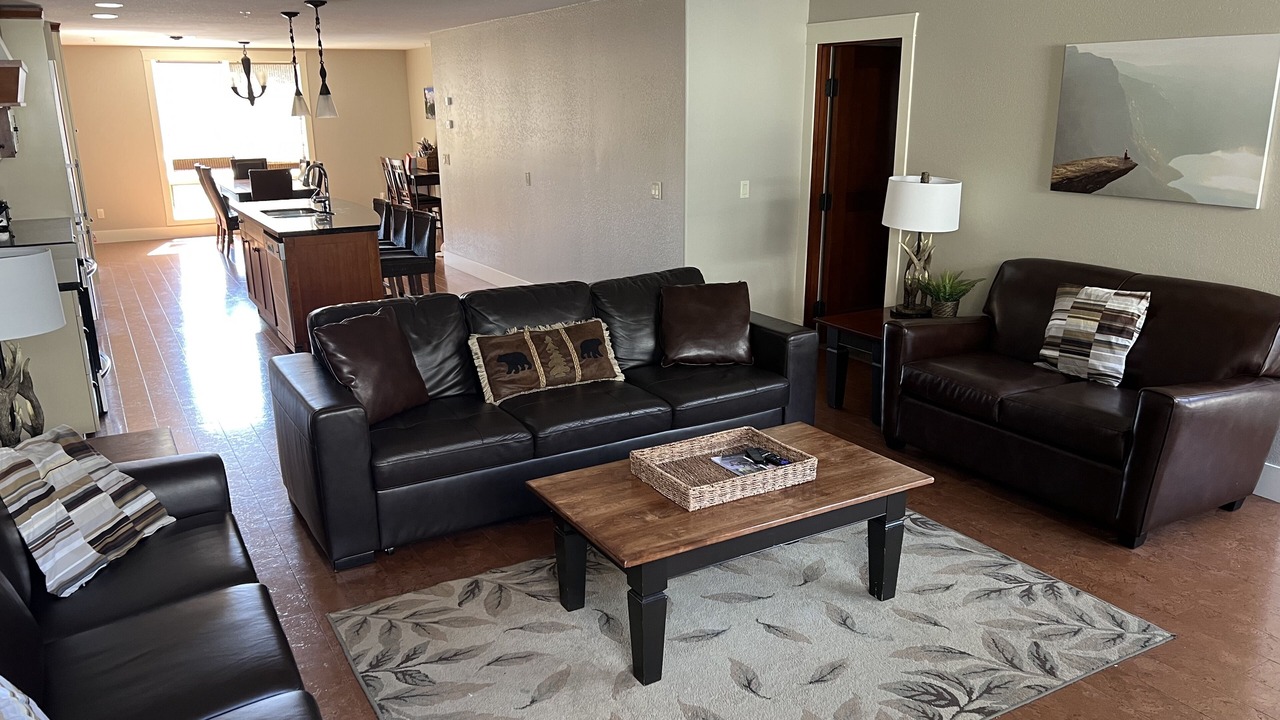 Photo of Livingroom in Cougar Creek