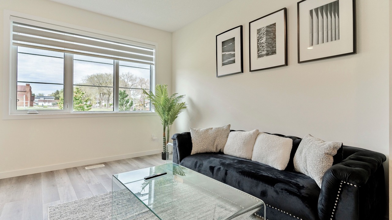 Photo of Livingroom in North Central Edmonton