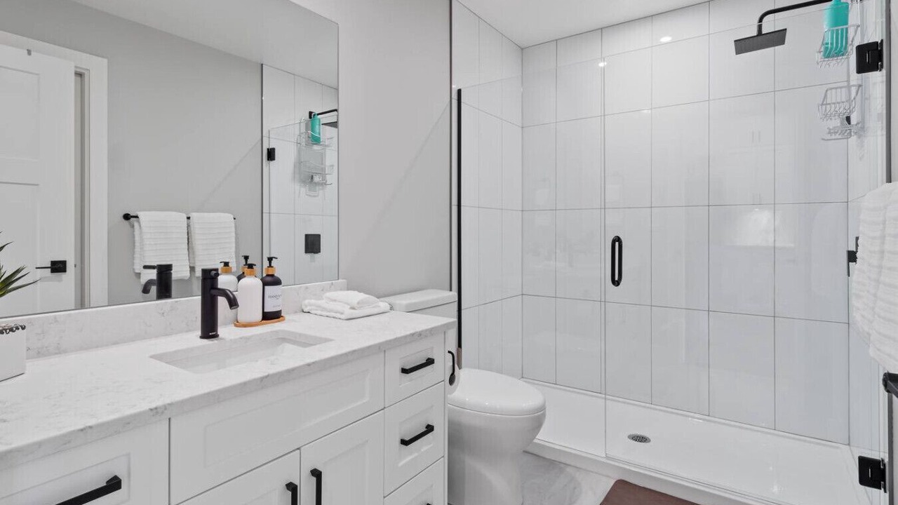 Photo of Bathroom in Harrison Hot Springs