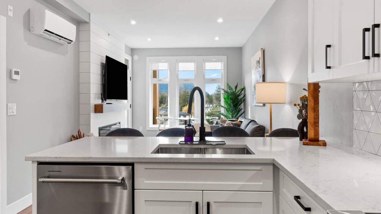 Photo of Kitchen in Harrison Hot Springs