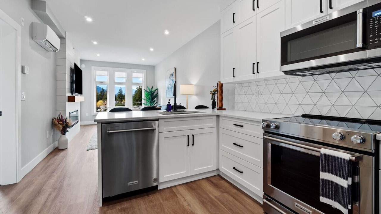 Photo of Kitchen in Harrison Hot Springs