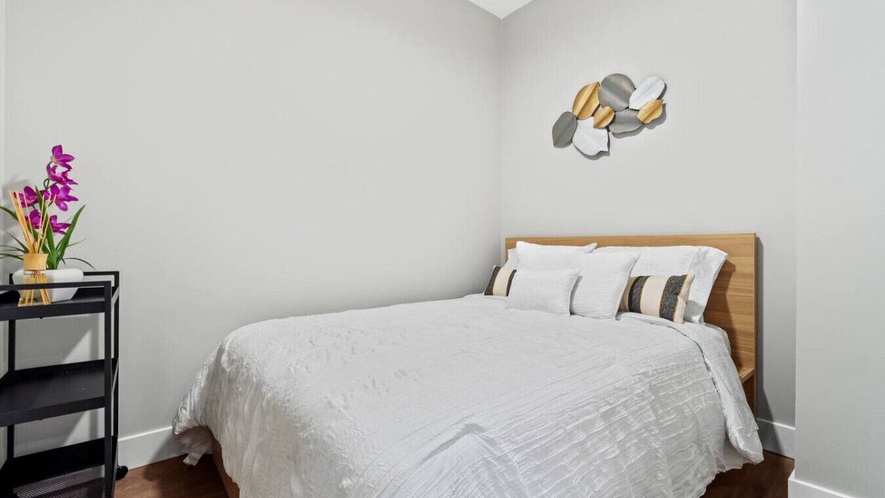 Photo of Bedroom in Harrison Hot Springs
