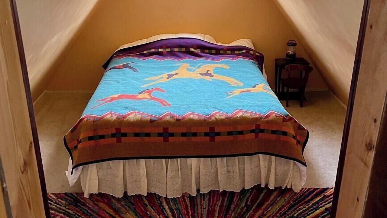Photo of Bedroom in Division No. 3