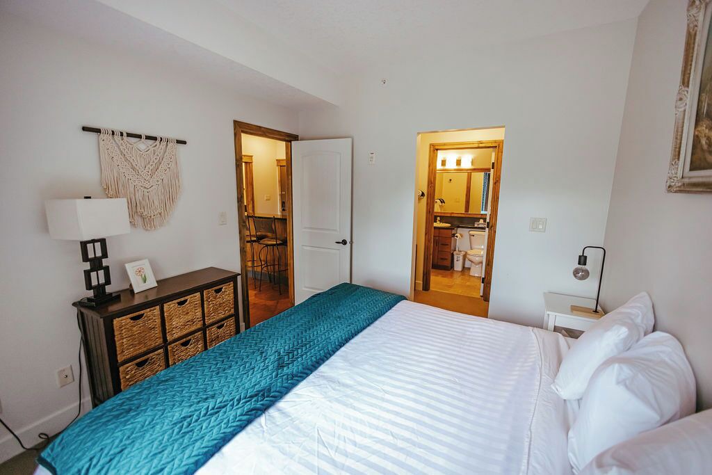 Photo of Bedroom in Radium Hot Springs