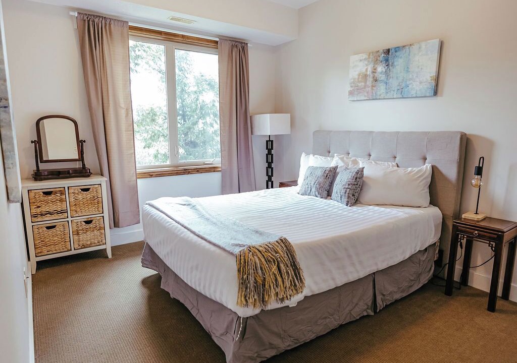 Photo of Bedroom in Radium Hot Springs