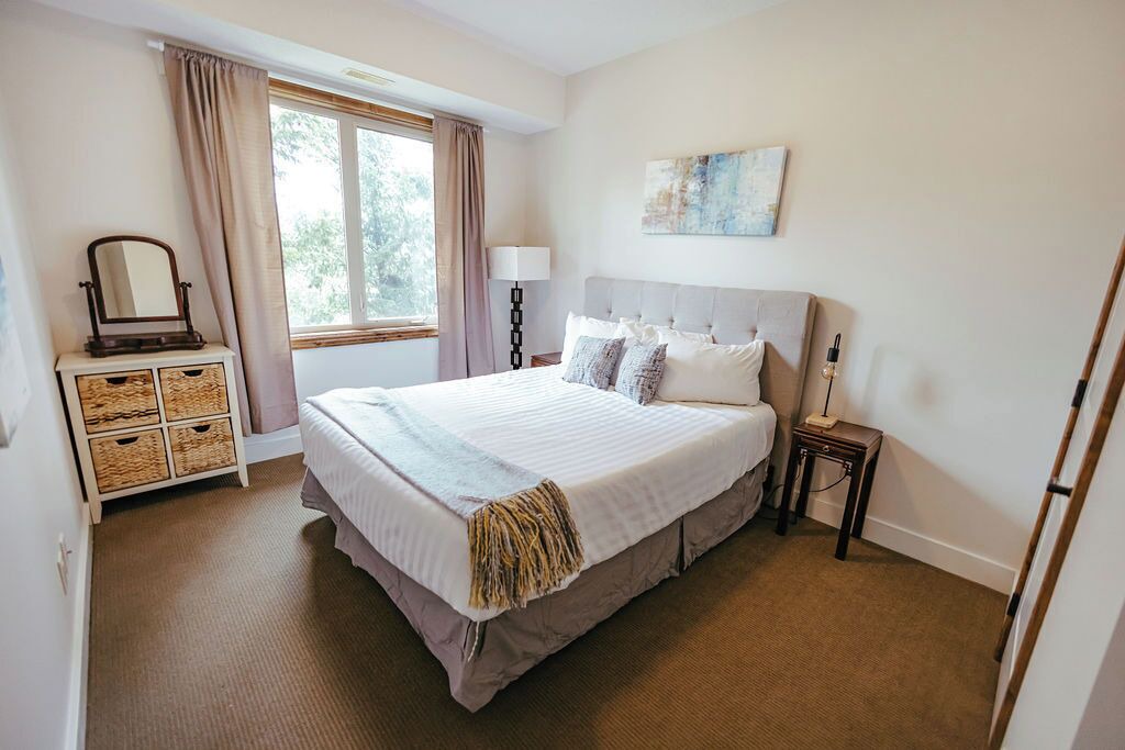 Photo of Bedroom in Radium Hot Springs