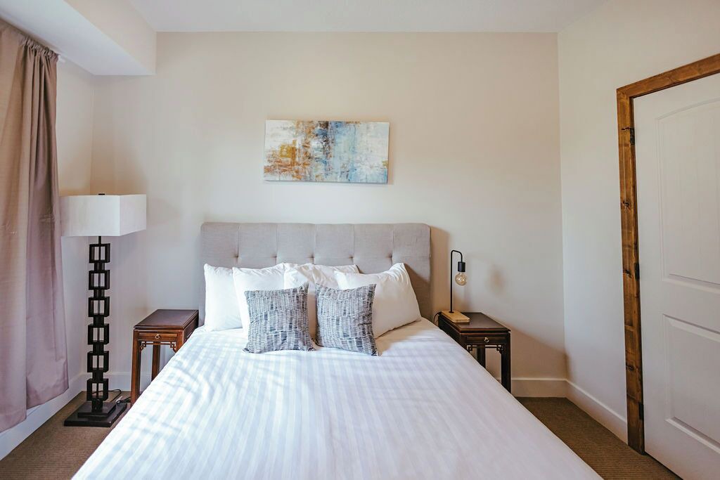 Photo of Bedroom in Radium Hot Springs