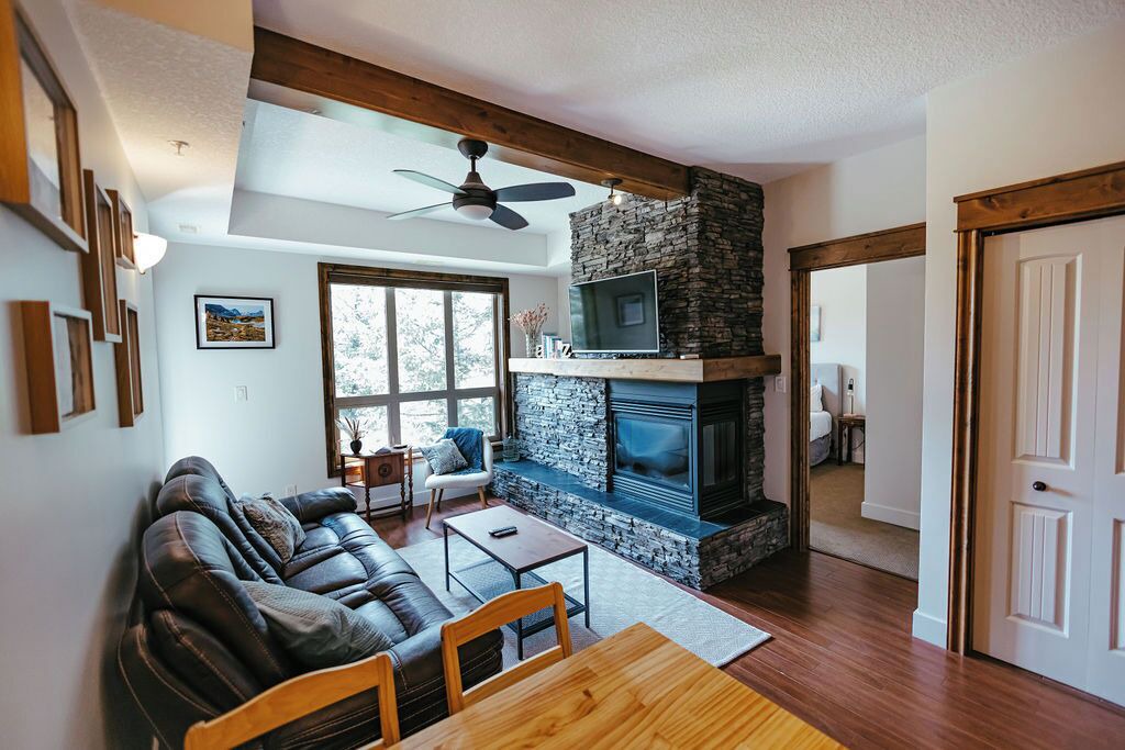 Photo of Livingroom in Radium Hot Springs