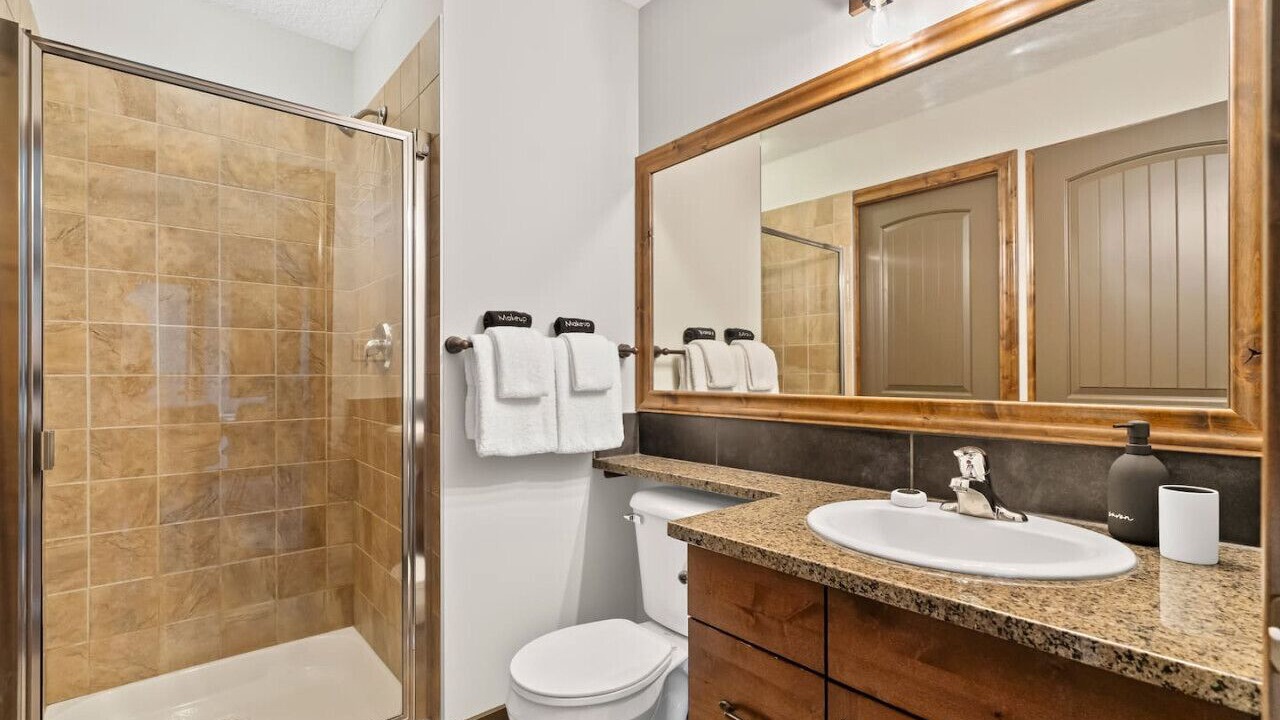 Photo of Bathroom in Radium Hot Springs