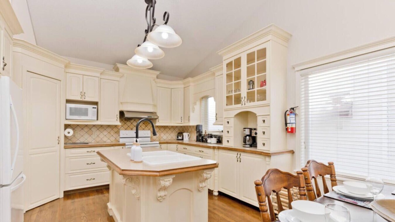 Photo of Kitchen in Arbour Lake
