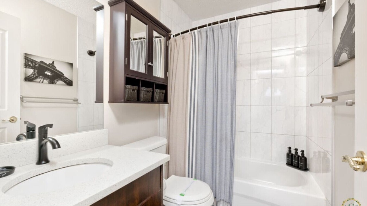 Photo of Bathroom in Arbour Lake