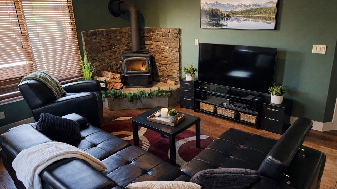 Photo of Livingroom in Radium Hot Springs