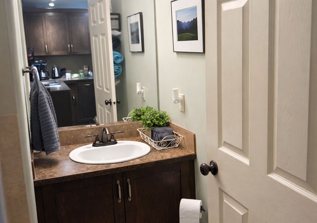 Photo of Bathroom in Radium Hot Springs