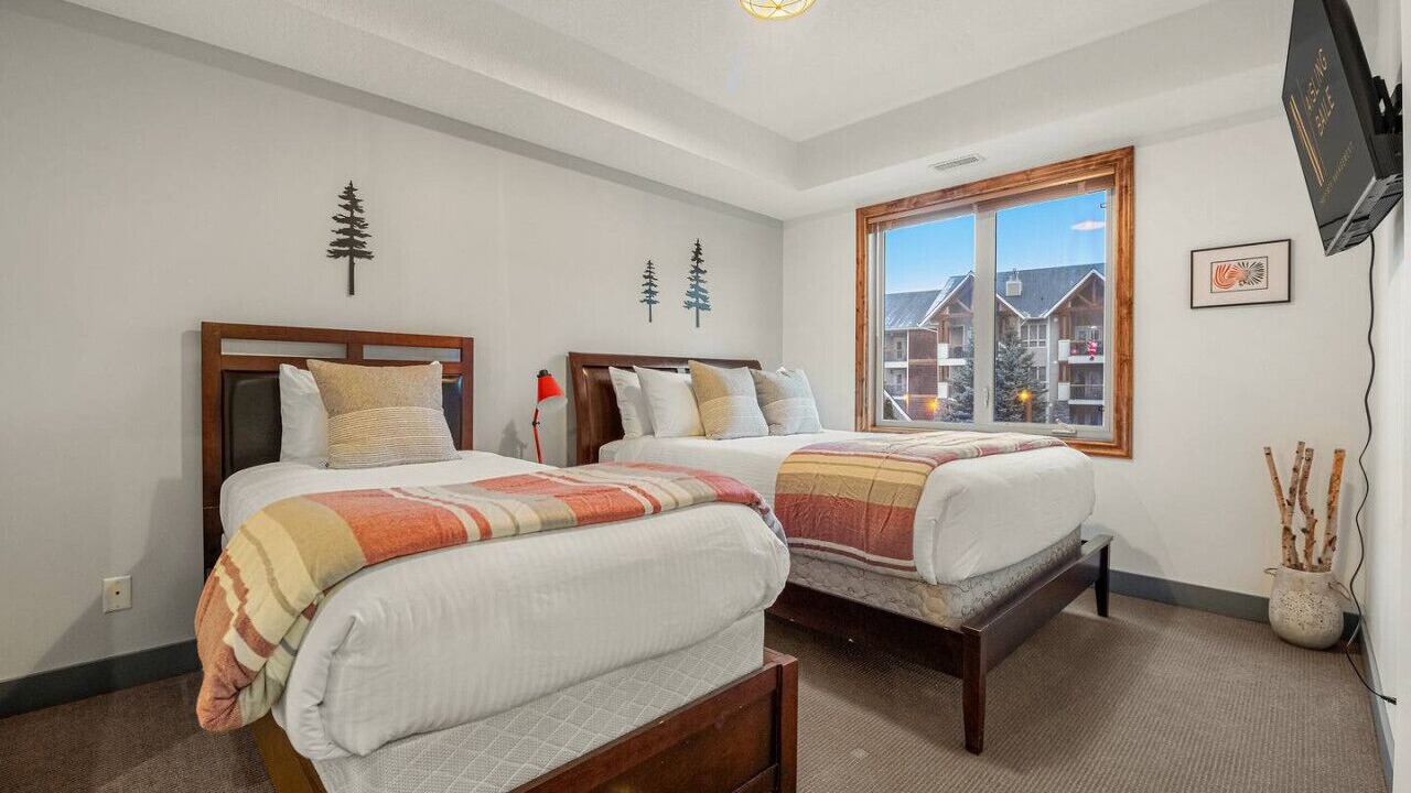 Photo of Bedroom in Radium Hot Springs