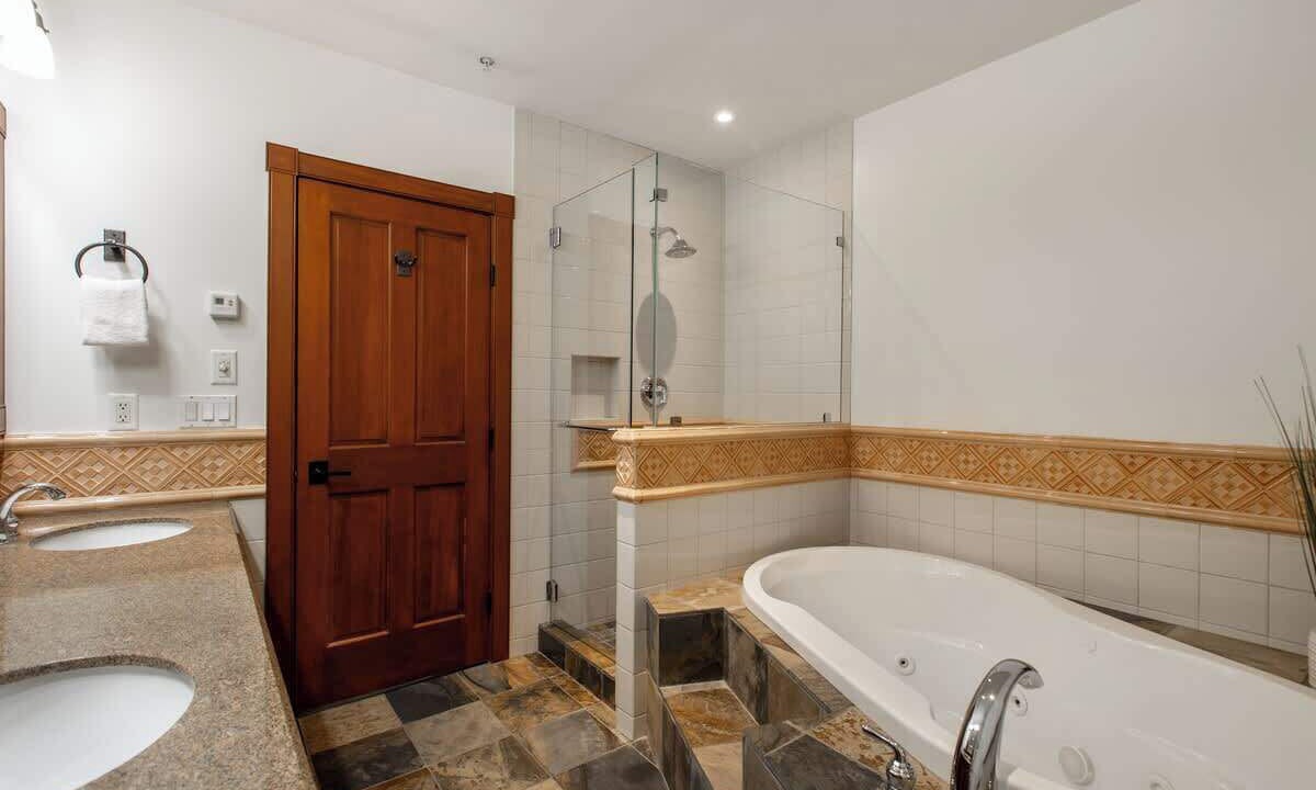 Photo of Bathroom in Nordic Estates