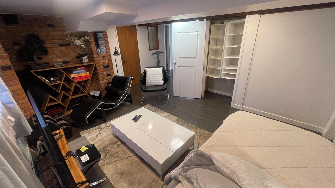 Photo of Bedroom in Saanich East