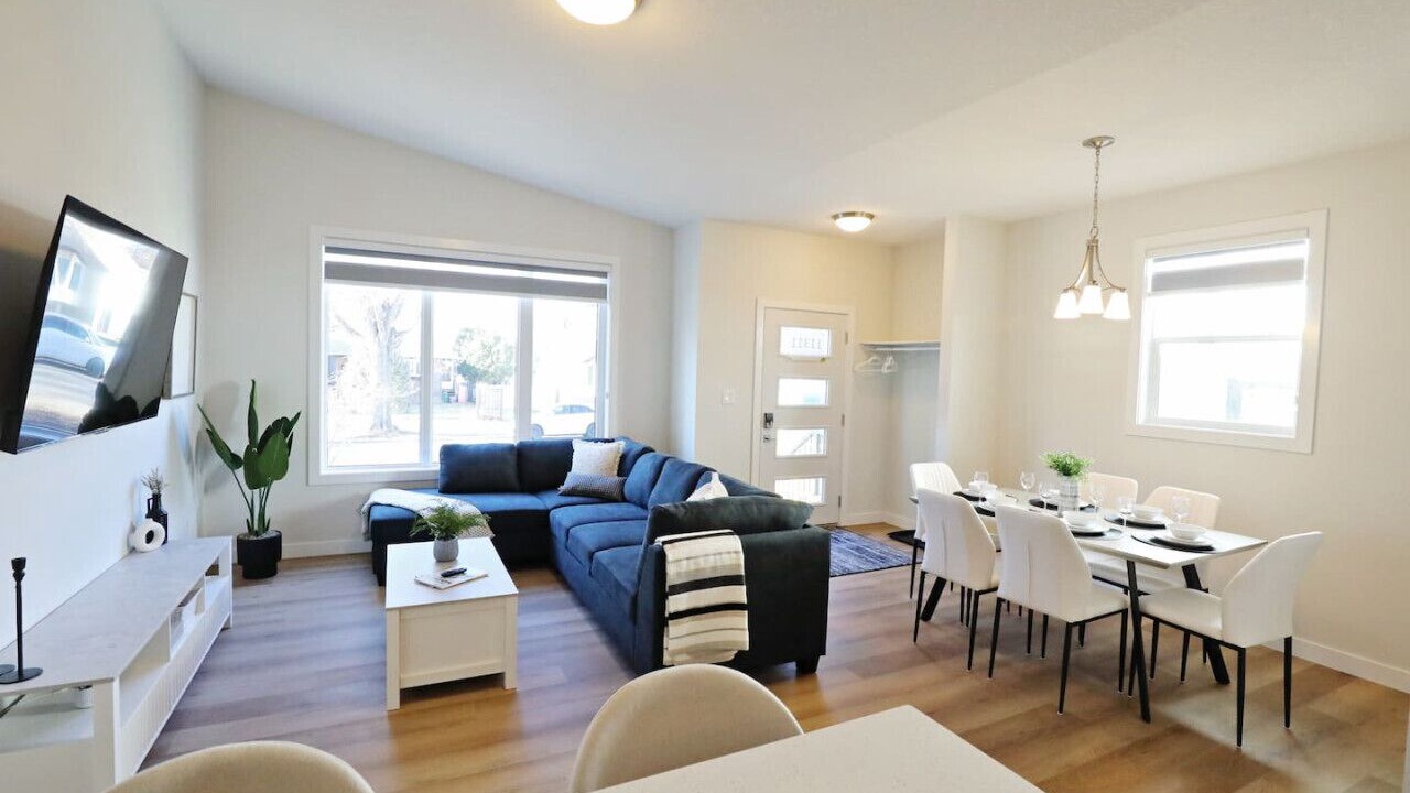 Photo of Livingroom in North Central Edmonton