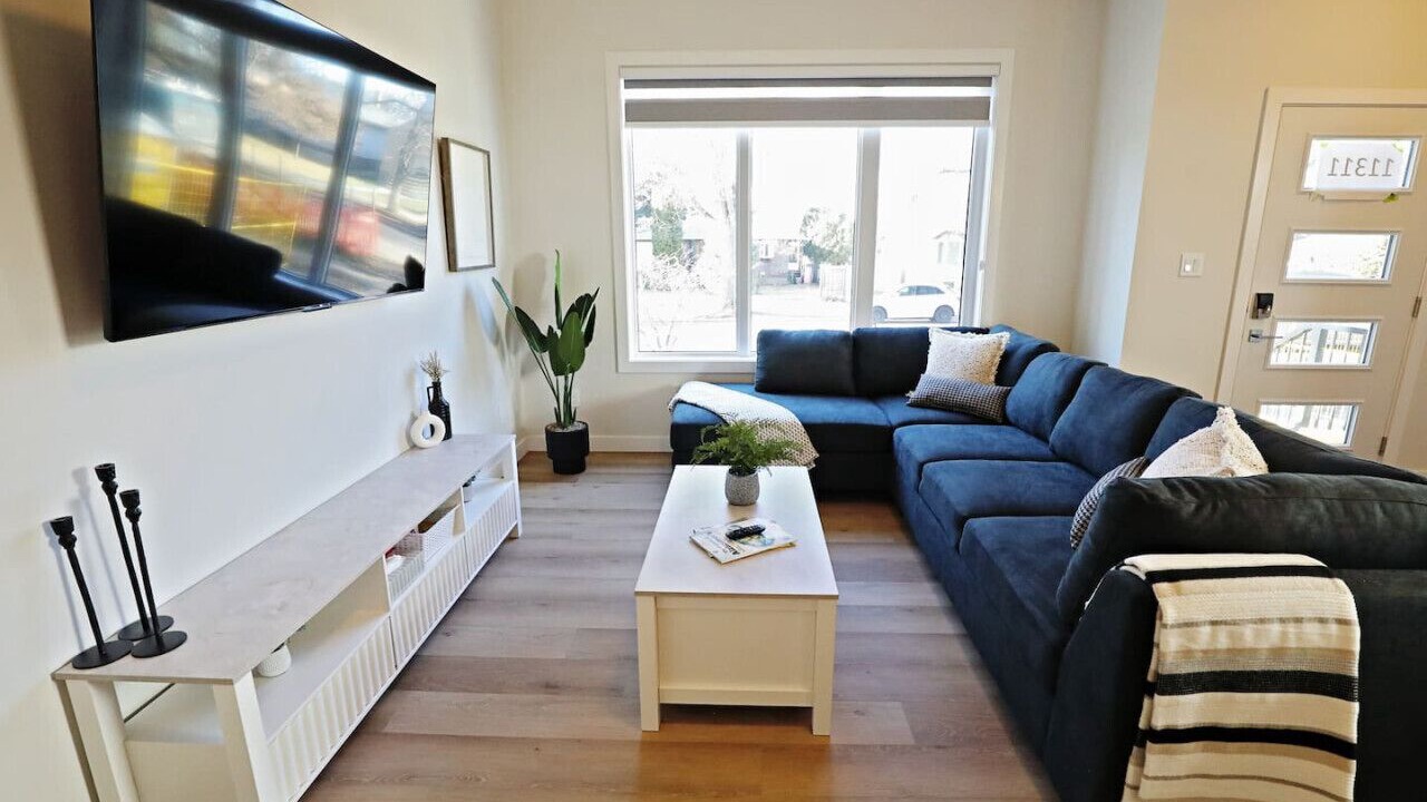 Photo of Livingroom in North Central Edmonton