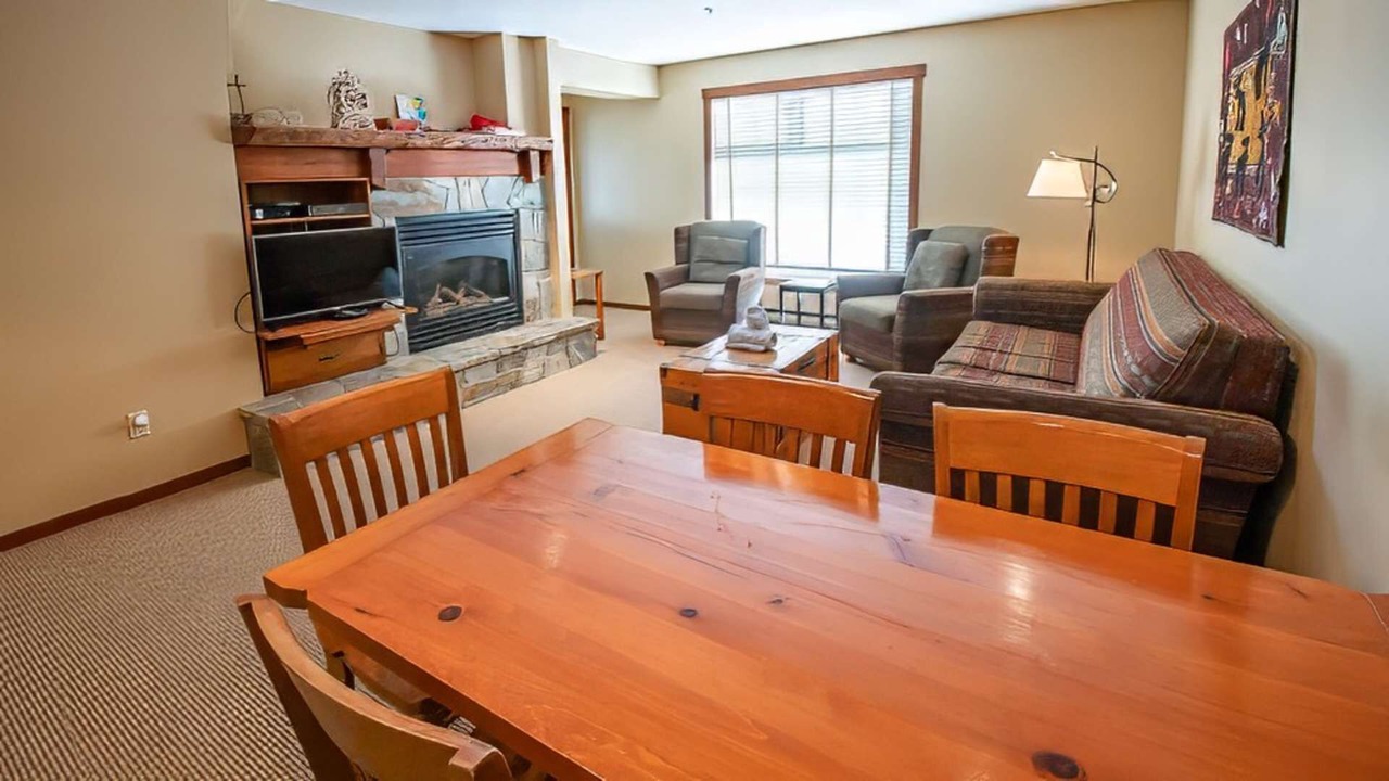 Photo of Livingroom in East Kootenay