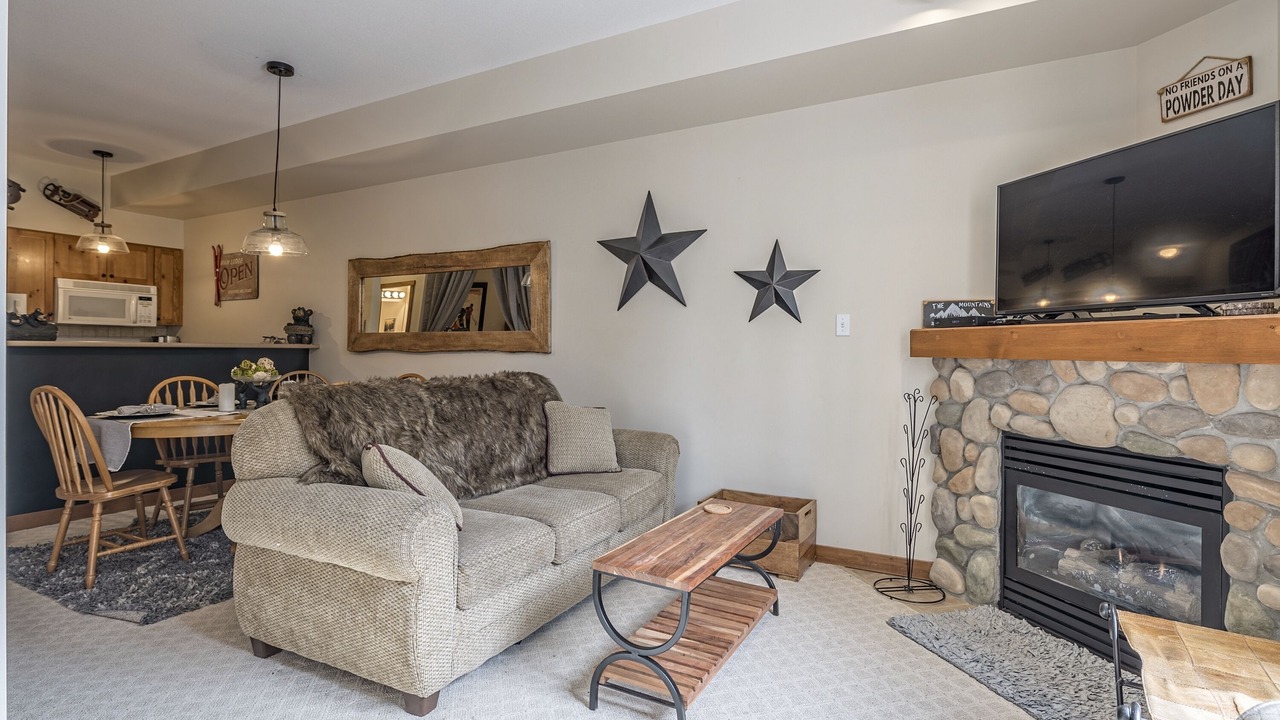 Photo of Livingroom in Silver Star Mountain