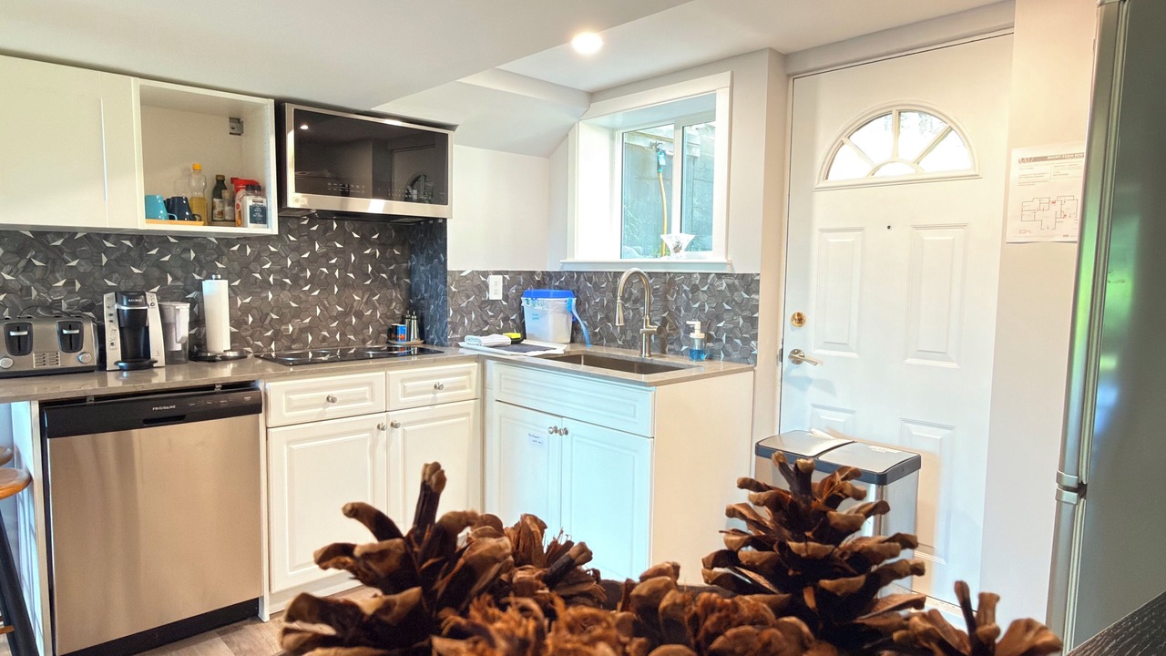 Photo of Kitchen in West Vancouver