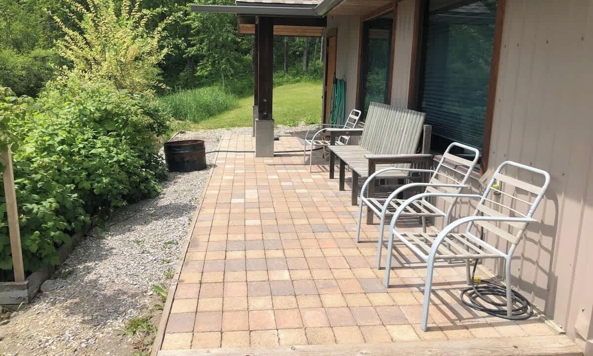 Photo of Patio Balcony in East Kootenay
