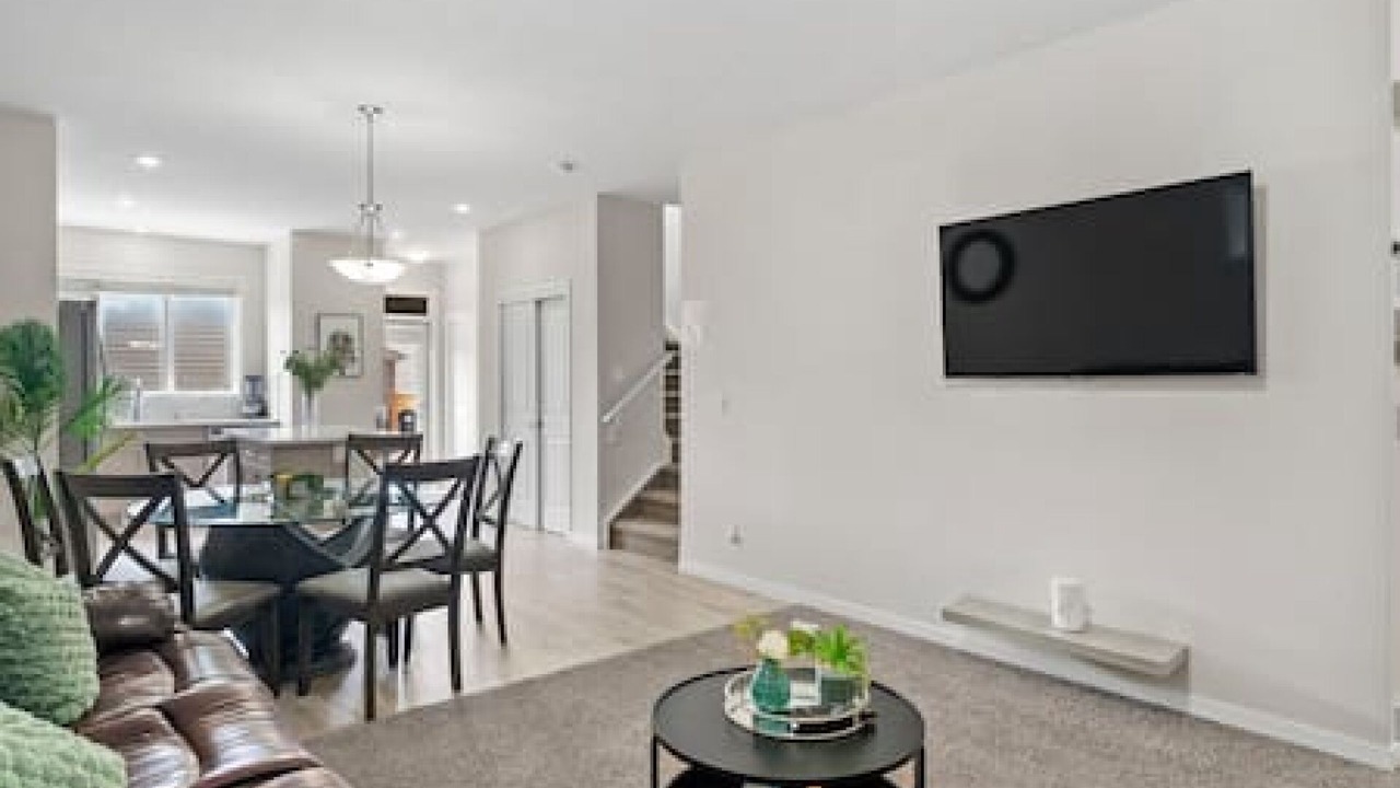 Photo of Livingroom in Southeast Calgary