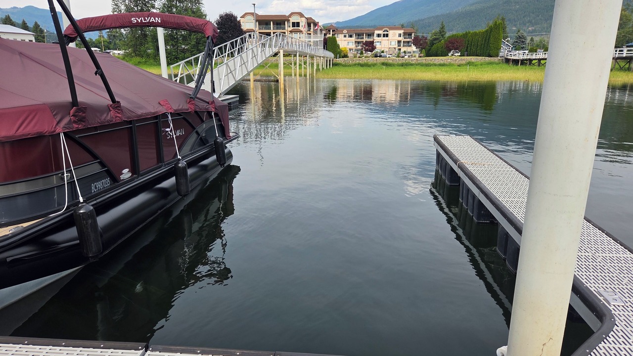 Photo of Others in Sicamous