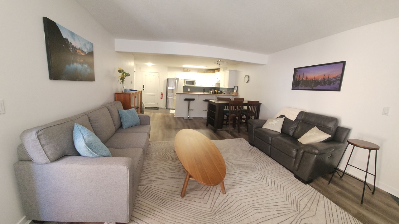 Photo of Livingroom in Sicamous