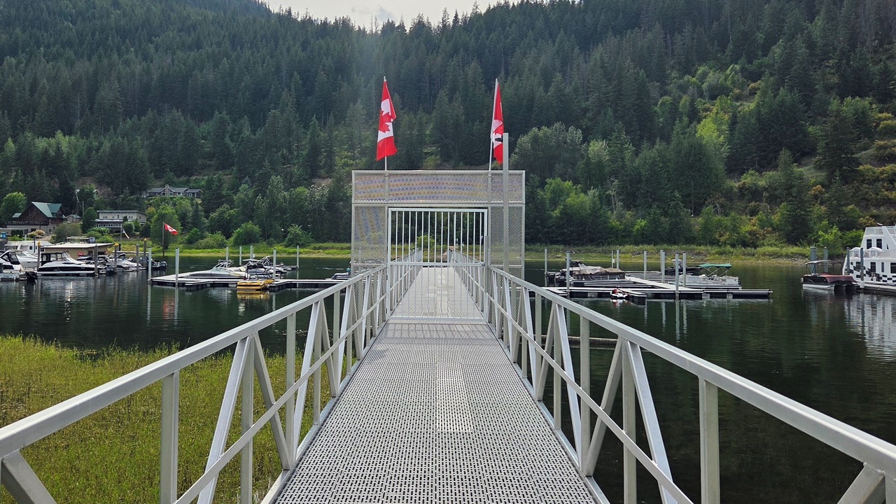 Photo of Others in Sicamous