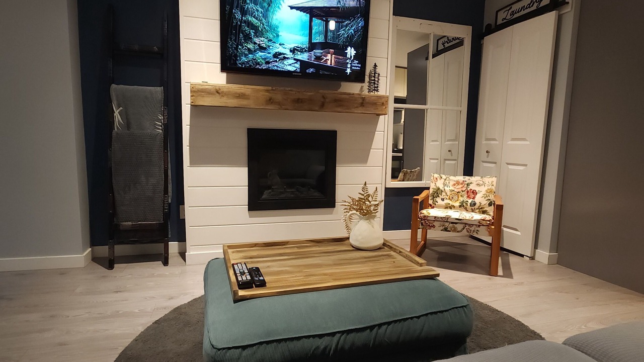 Photo of Livingroom in Shawnigan Lake