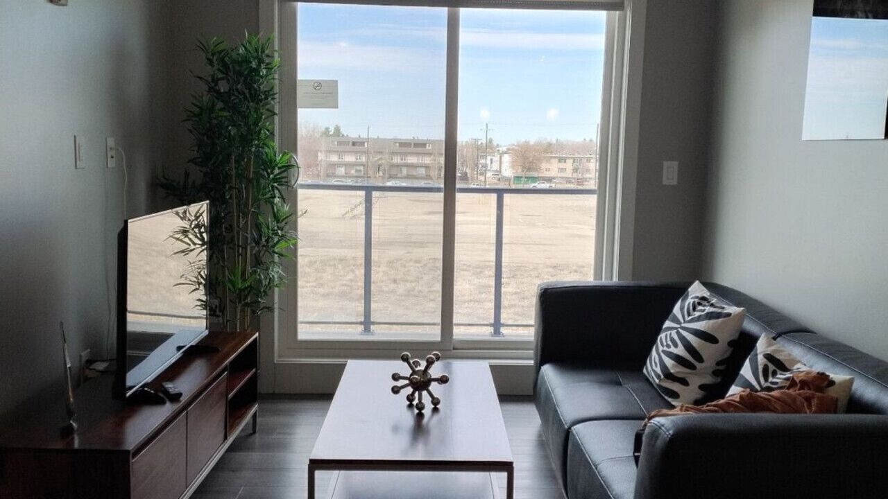 Photo of Livingroom in North Central Edmonton