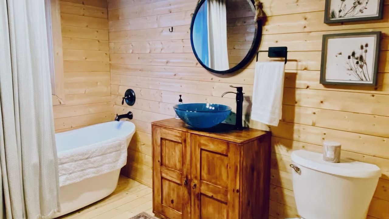Photo of Bathroom in Eastern Hillsides
