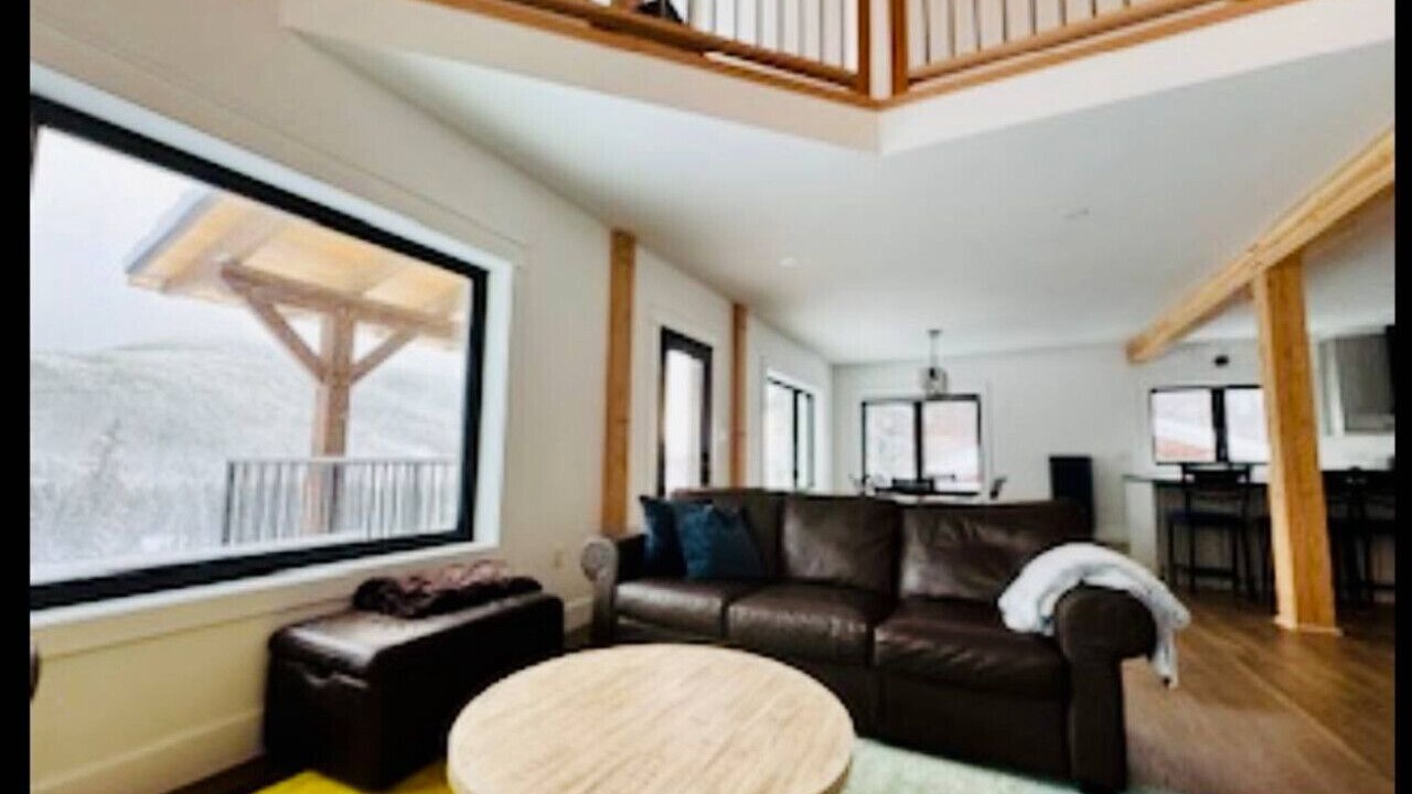 Photo of Livingroom in Apex Mountain