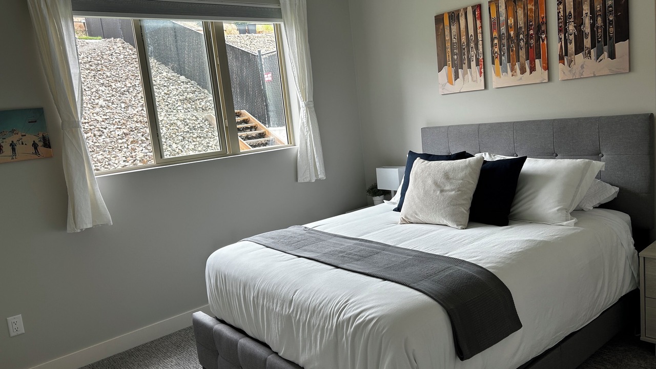 Photo of Bedroom in Foothills