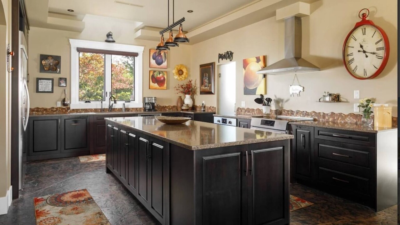 Photo of Kitchen in Southeast Kelowna