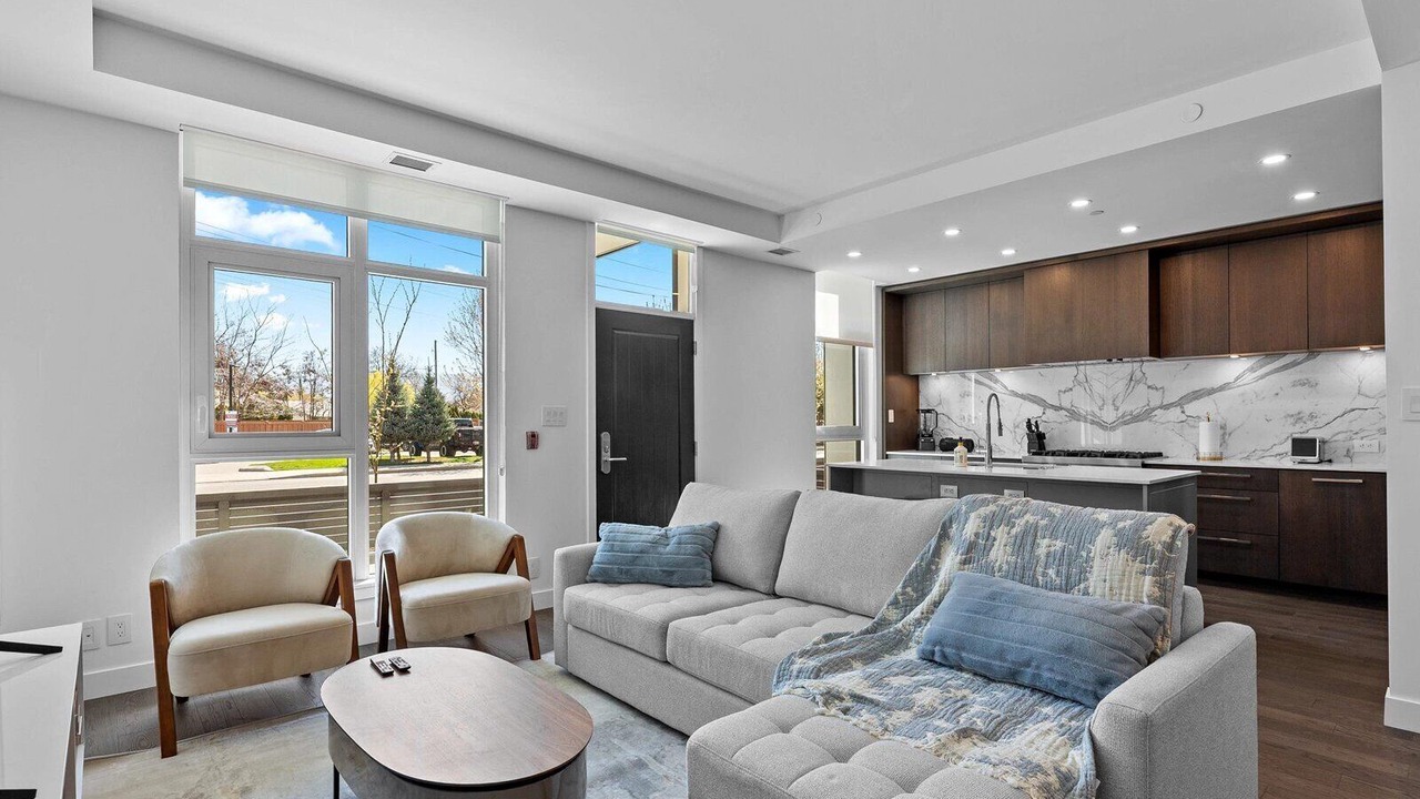Photo of Livingroom in South Central
