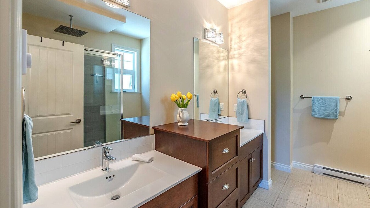 Photo of Bathroom in Osoyoos