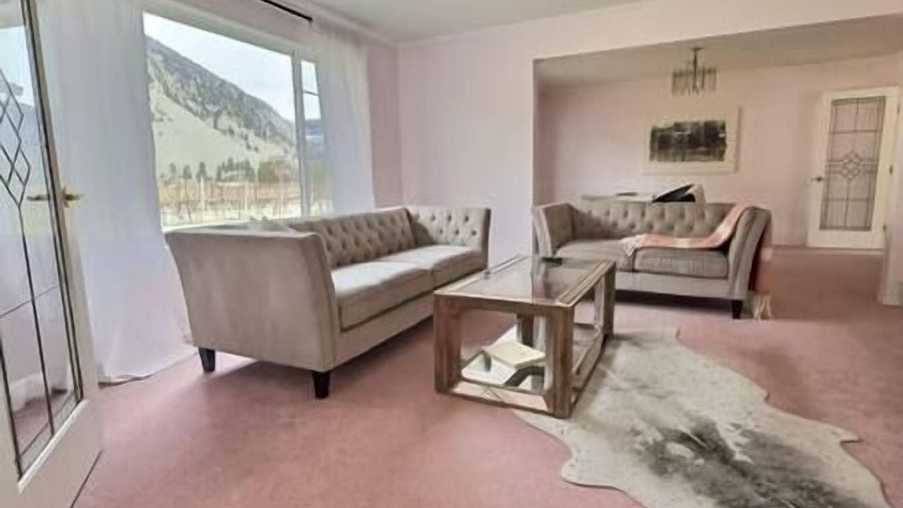Photo of Livingroom in Okanagan-Similkameen