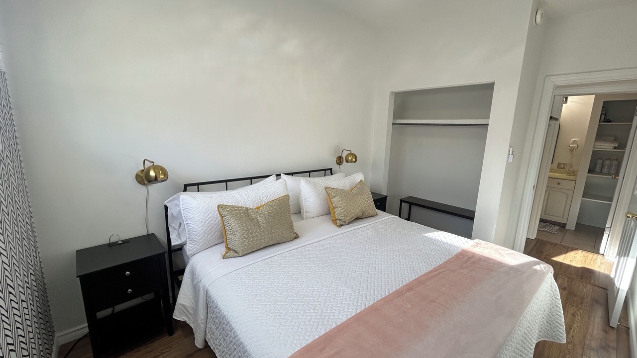 Photo of Bedroom in Canyon Meadows