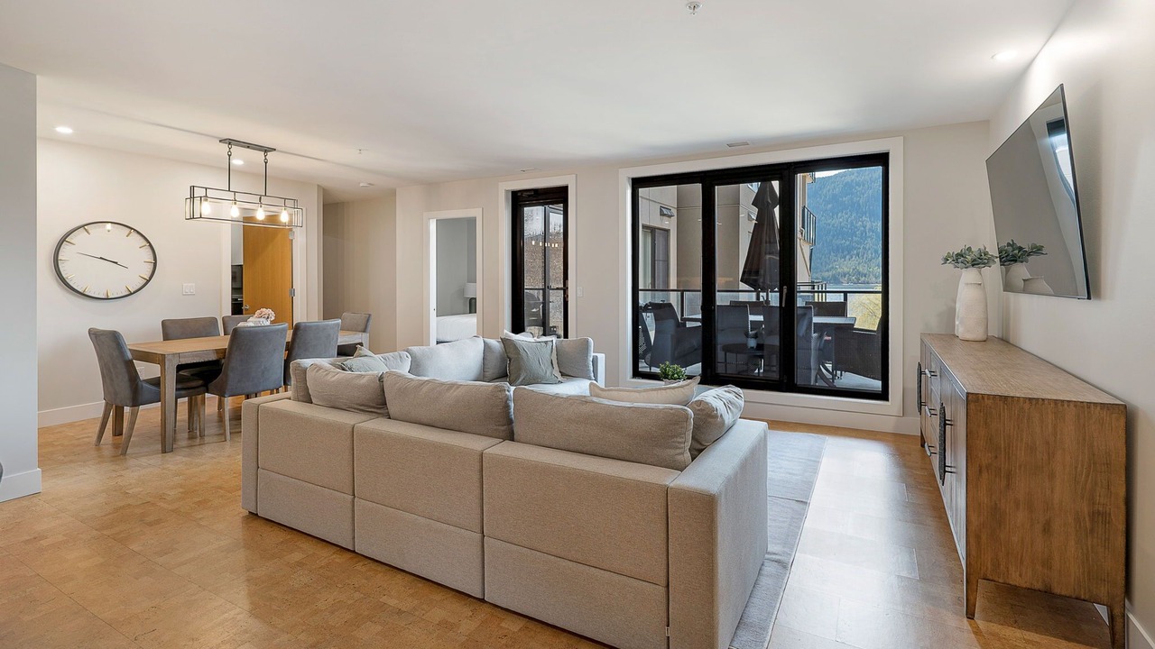 Photo of Livingroom in Sicamous