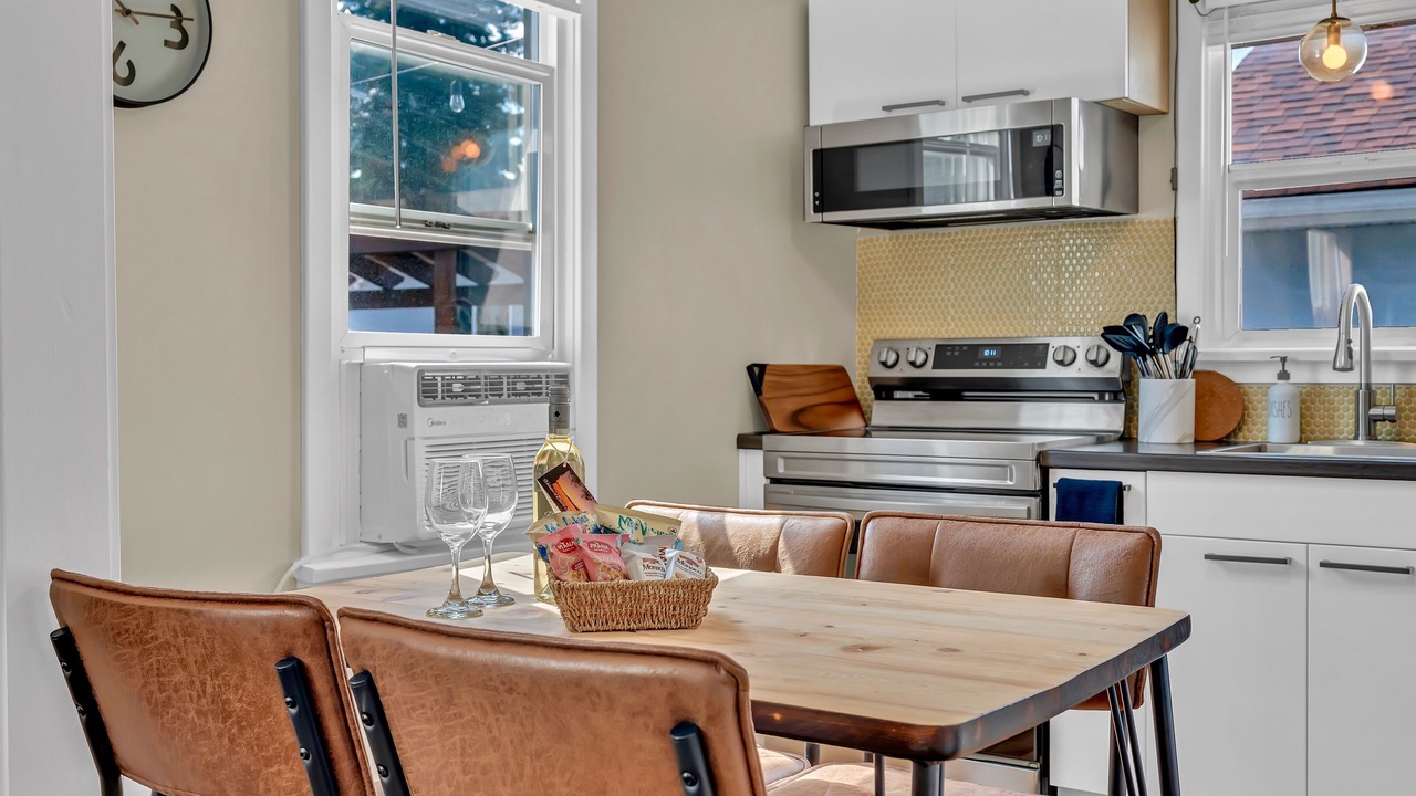 Photo of Kitchen in Okanagan-Similkameen