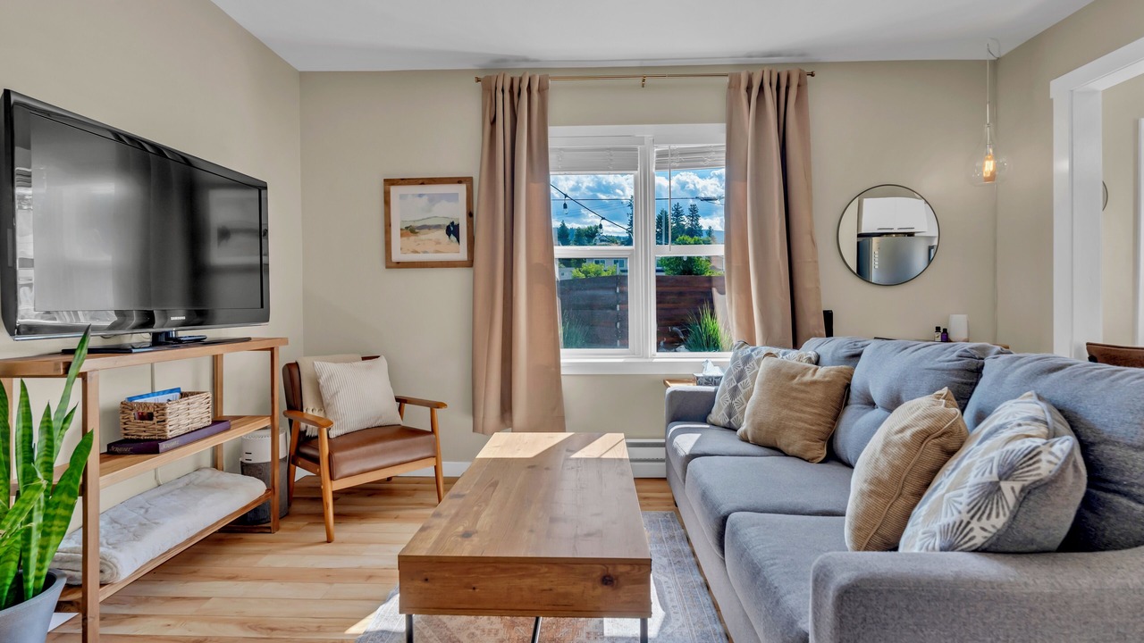 Photo of Livingroom in Okanagan-Similkameen