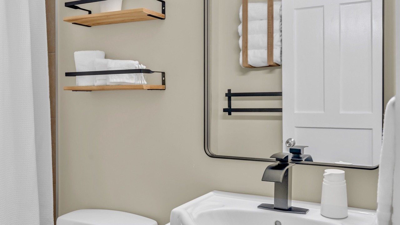 Photo of Bathroom in Okanagan-Similkameen