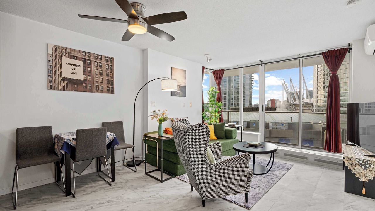 Photo of Livingroom in Crosstown