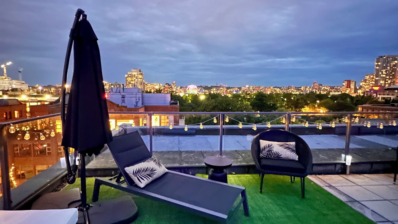 Photo of Patio Balcony in Chinatown